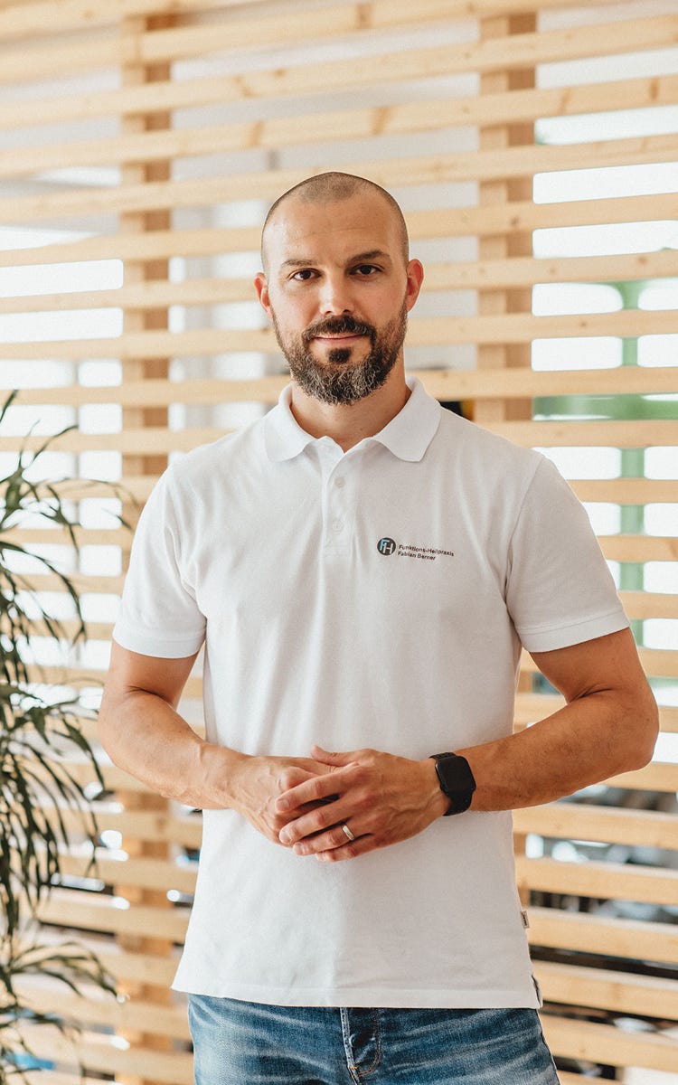 Fabian Berner ist der Inhaber der Heilpraxis Berner und ausgebildeter Heilpraktiker.